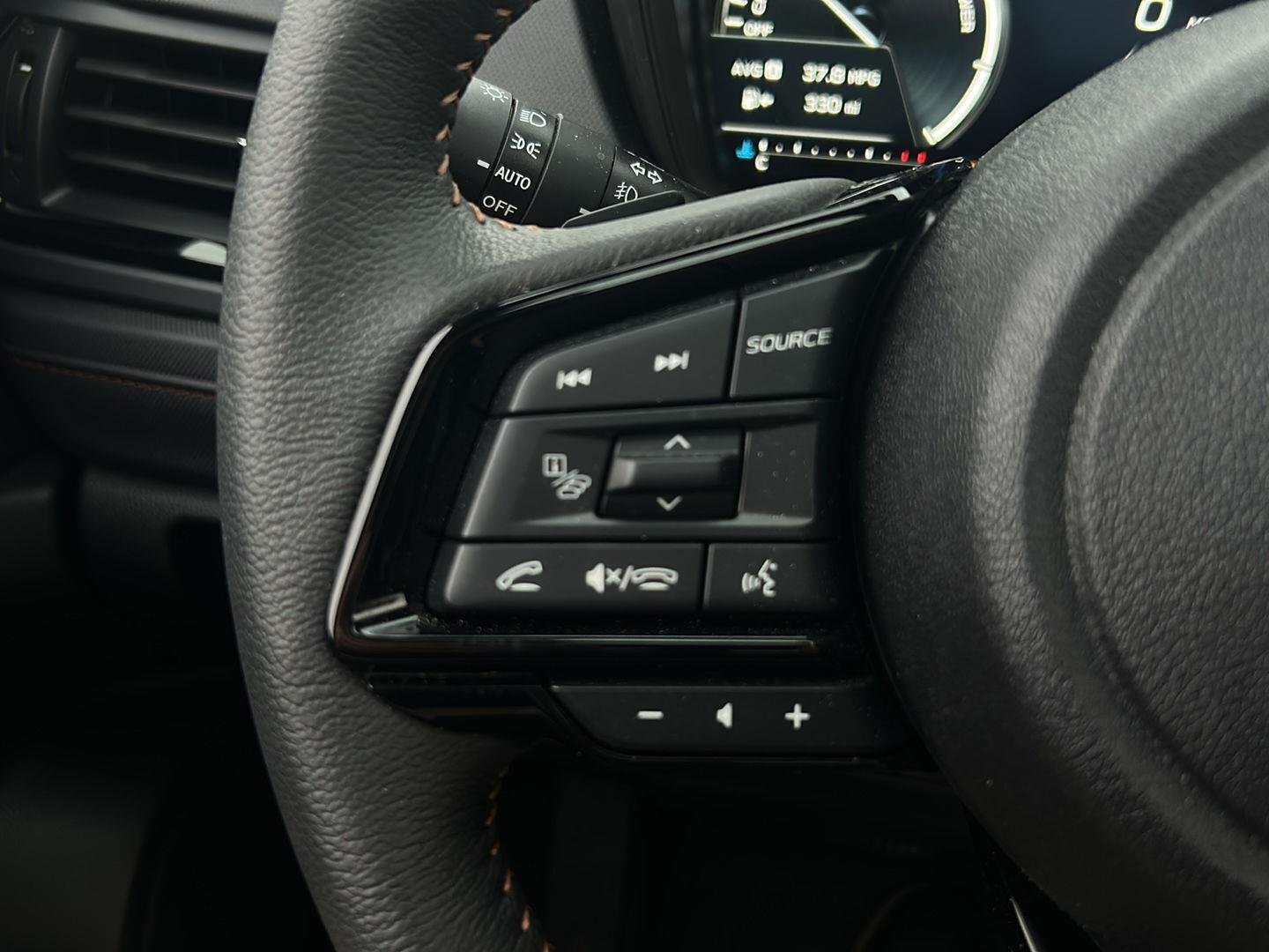 Used 2025  Subaru  image 19