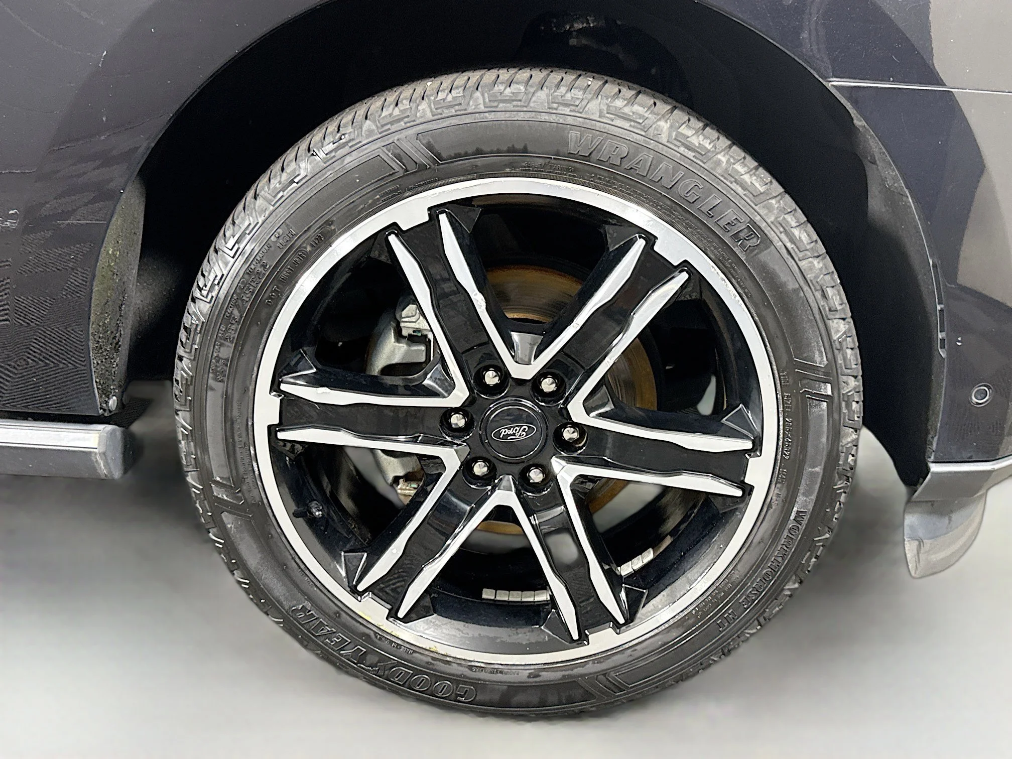 Used 2019 Agate Black Metallic Ford Limited image 28