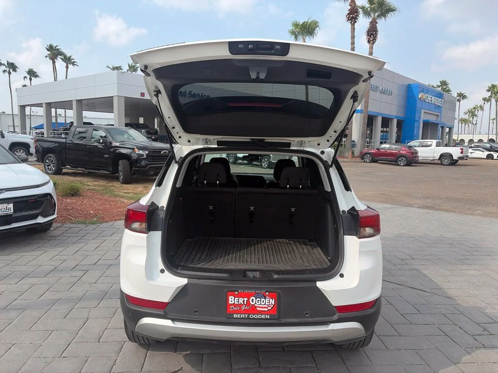 Used 2026 Summit White Chevrolet LT image 6