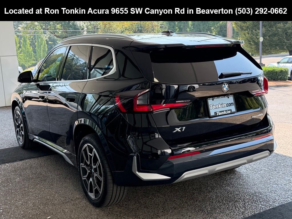 Used 2023 Jet Black BMW xDrive28i image 5