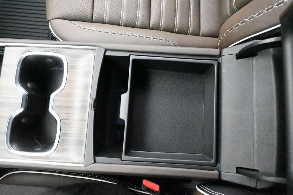 2026 GMC Acadia Denali Ultimate - Photo 15