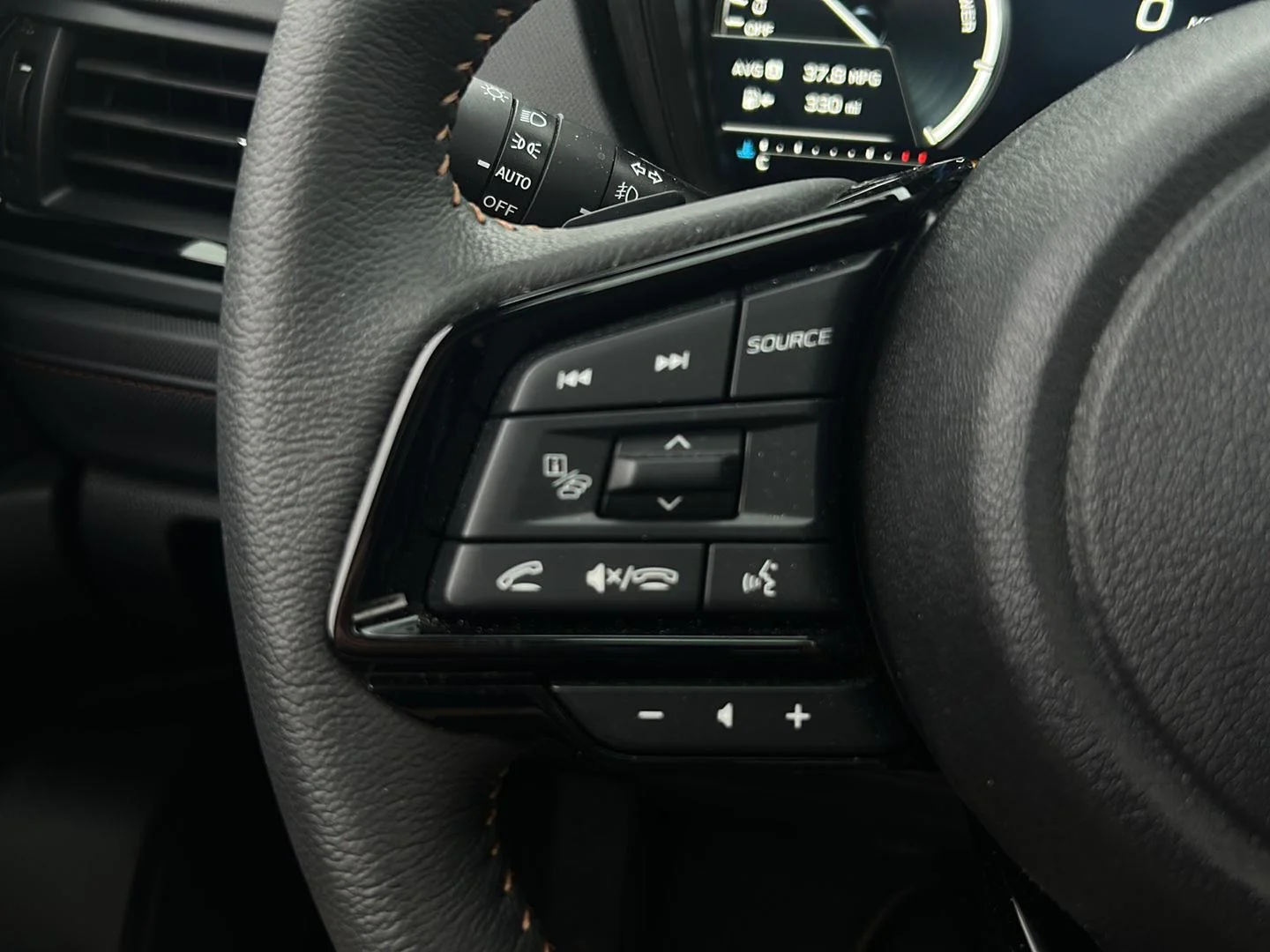 Used 2025  Subaru  image 19