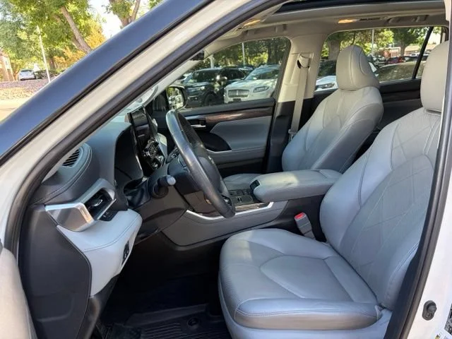 Used 2021 Blizzard Pearl Toyota Hybrid Platinum image 18