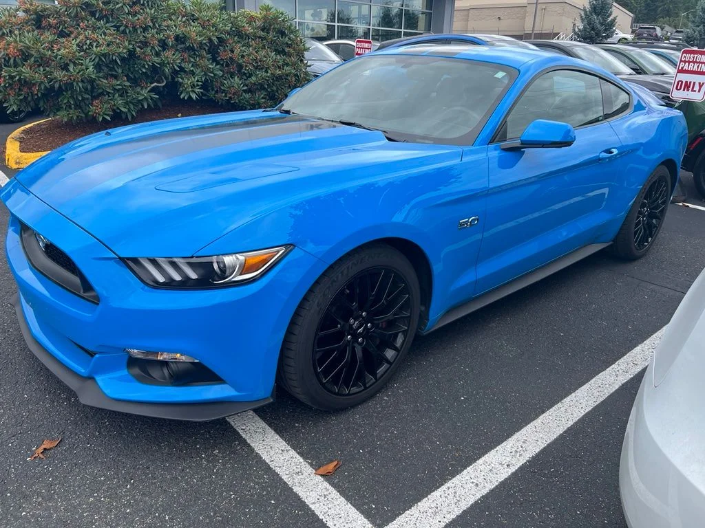 Used 2017 Grabber Blue Ford GT Premium image 4