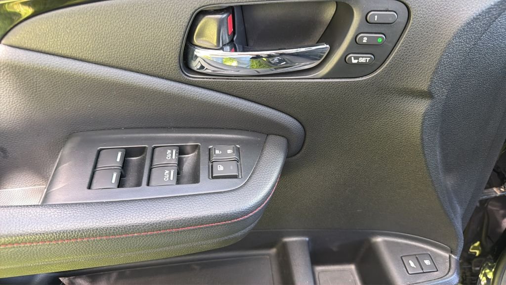 Used 2022  Honda Black Edition image 21
