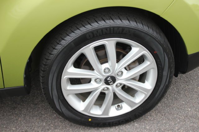 Used 2018 Green Kia Plus image 31