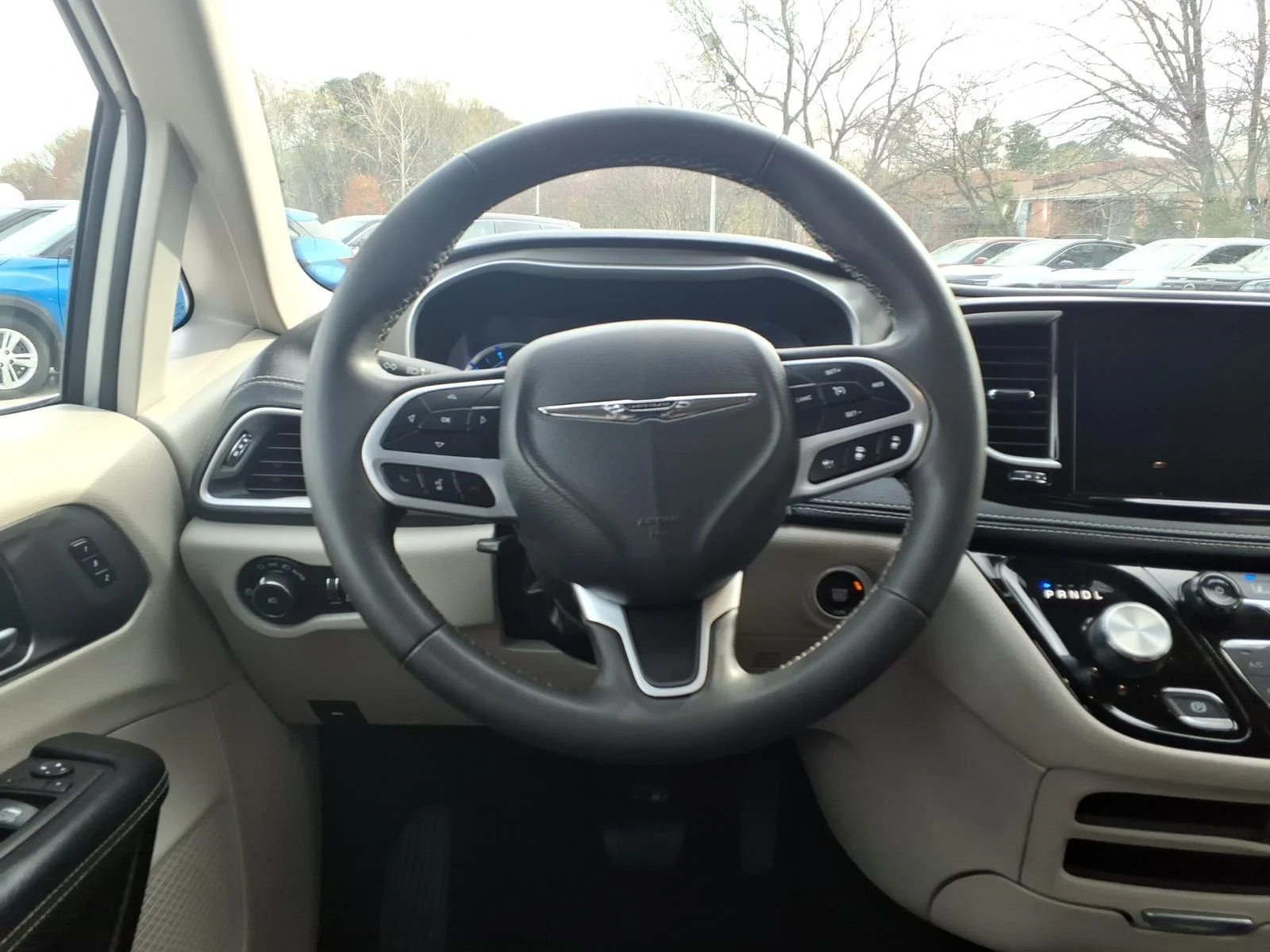 Used 2023 Silver Mist Clearcoat Chrysler Hybrid Touring L image 32