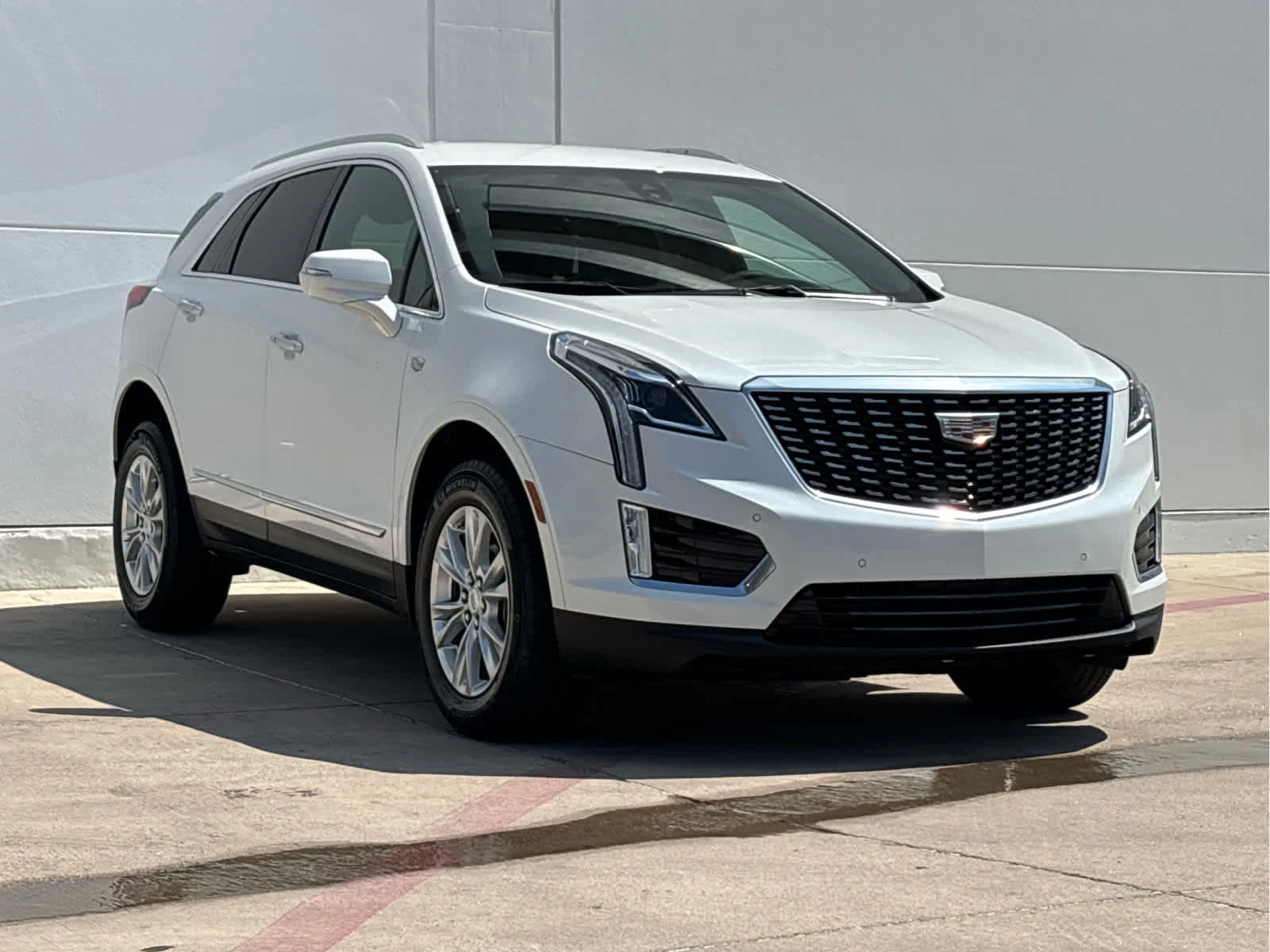 Certified Used 2022 Crystal White Tricoat Cadillac Luxury image 3