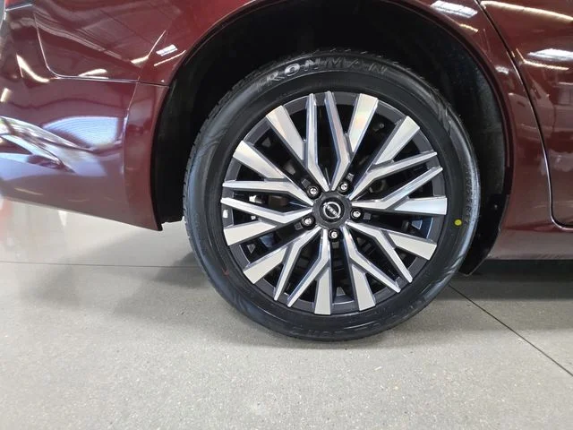 Used 2025  Nissan 2.5 SV image 27