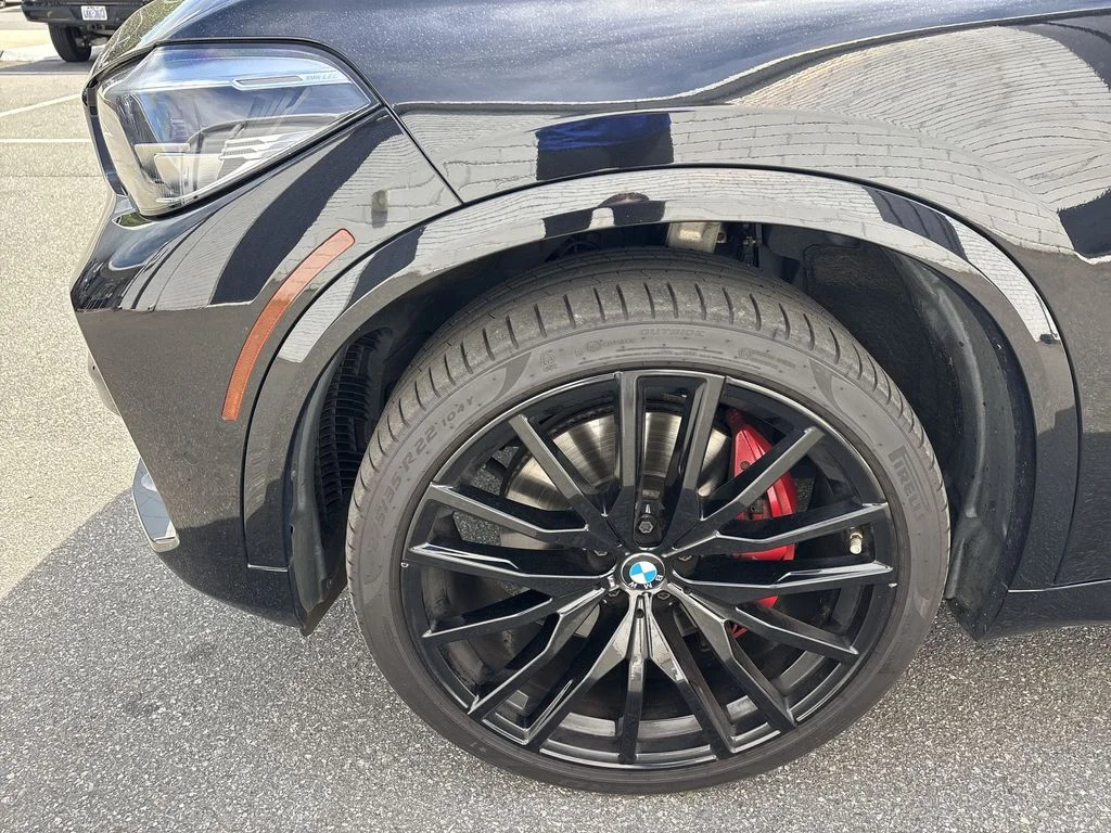 Used 2021 Black BMW xDrive40i image 19