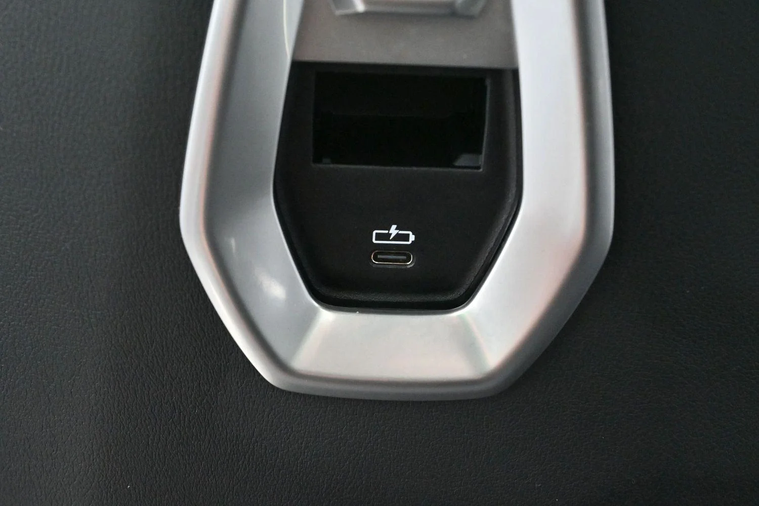 Used 2024 Brooklyn Grey Metallic BMW 740i xDrive image 34