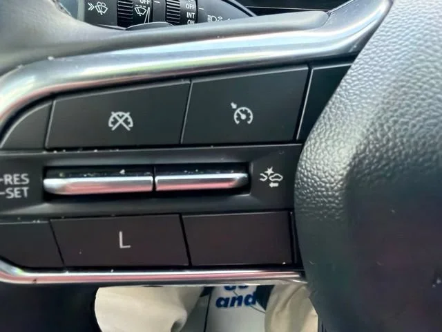 Used 2025 Summit White Chevrolet LT image 33