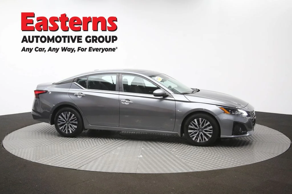 Used 2023 Gray Nissan 2.5 SV image 46