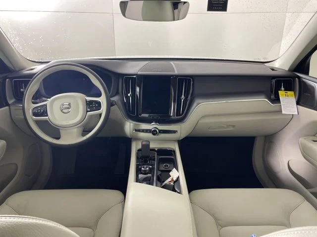 Used 2025 White Volvo T8 Plus image 15