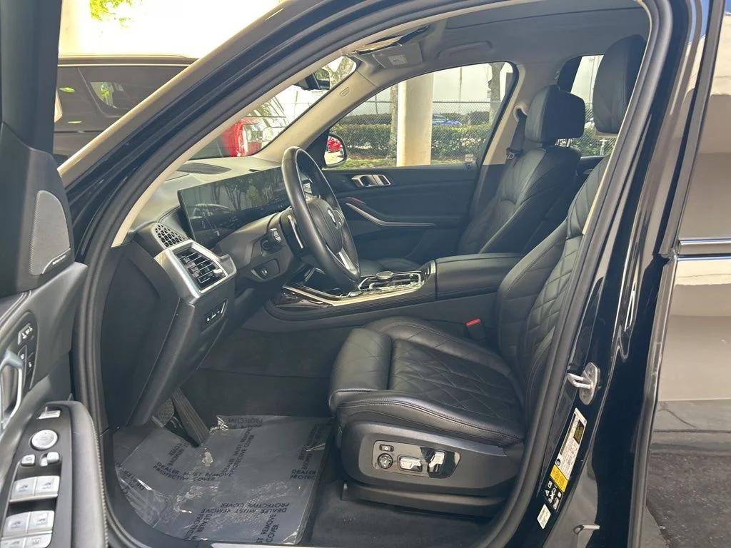 Used 2024 Black BMW xDrive40i image 6