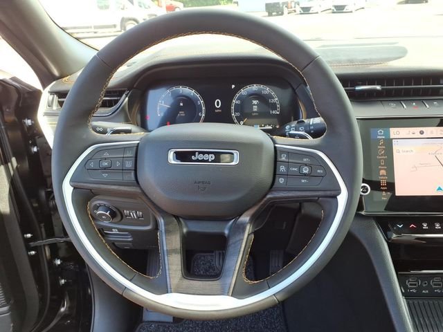 New 2026 Diamond Black Crystal Pearlcoat Jeep Limited image 19