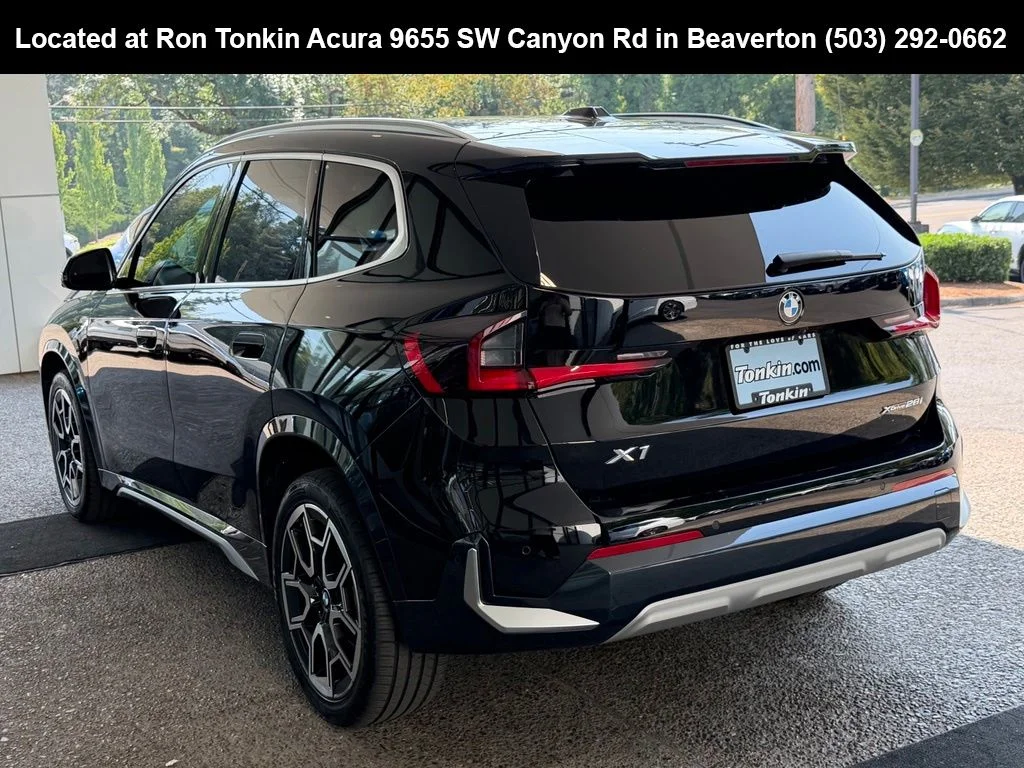 Used 2023 Jet Black BMW xDrive28i image 5