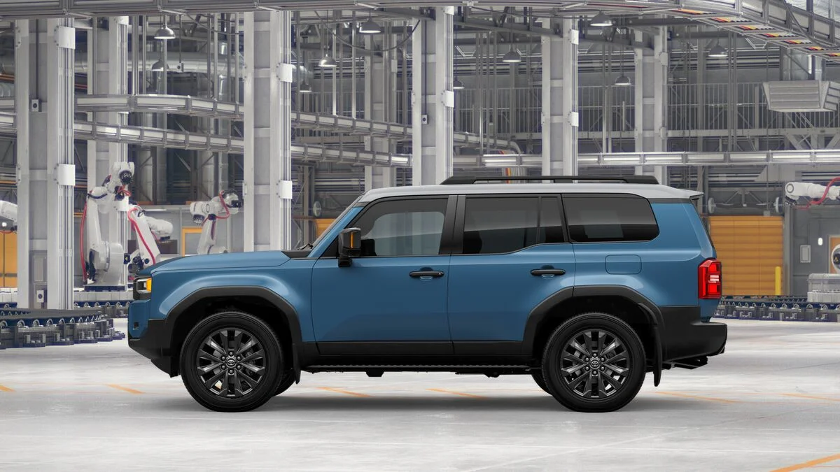 New 2027 Heritage Blue Grayscape Toyota Base image 4