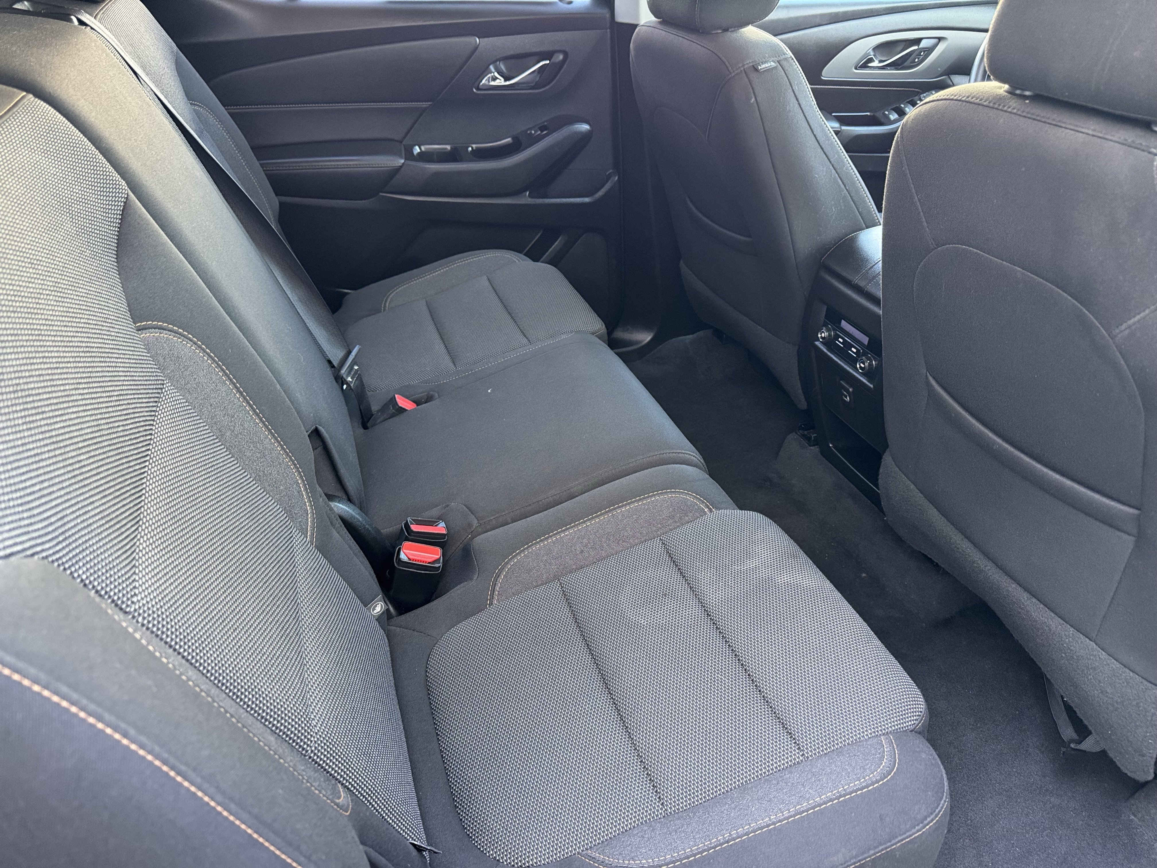 2020 Chevrolet Traverse LS - Photo 21