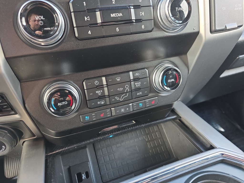 Used 2021 White Metallic Ford Platinum image 24