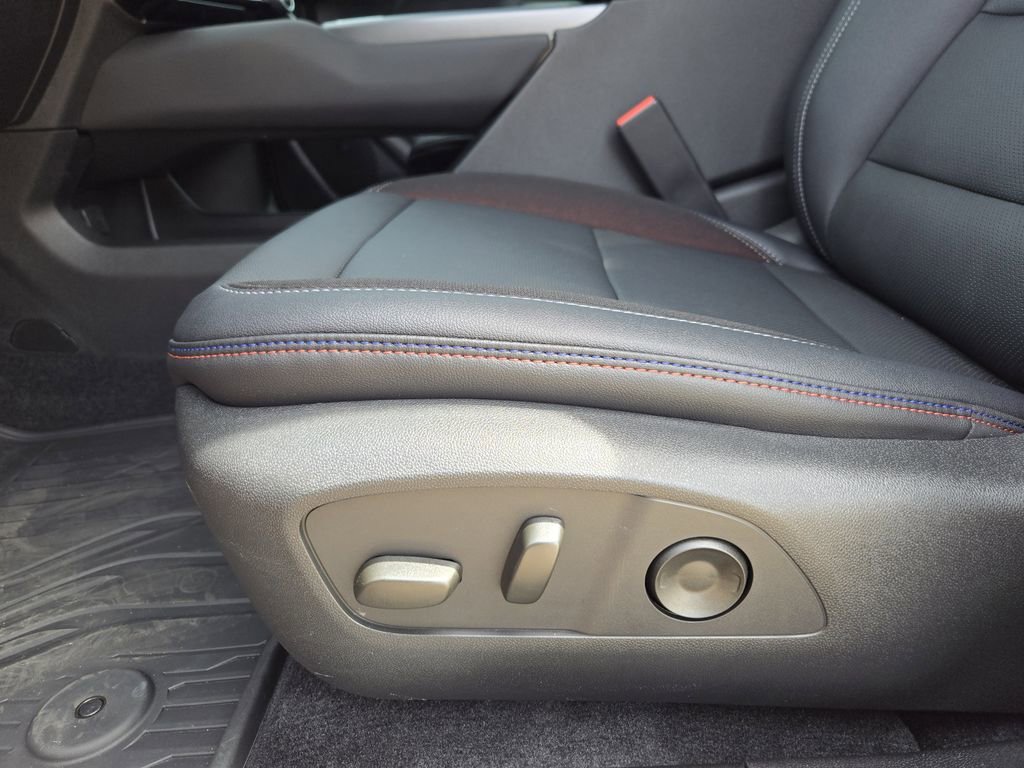 2026 Chevrolet Equinox EV RS - Photo 13