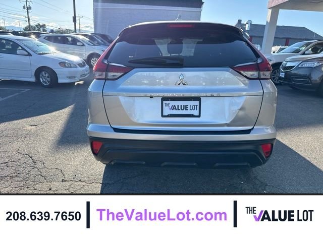 Used 2022  Mitsubishi LE image 5