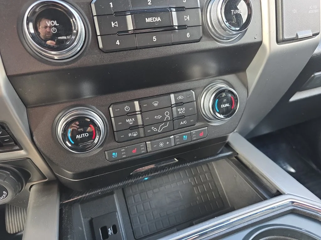 Used 2021 White Metallic Ford Platinum image 24