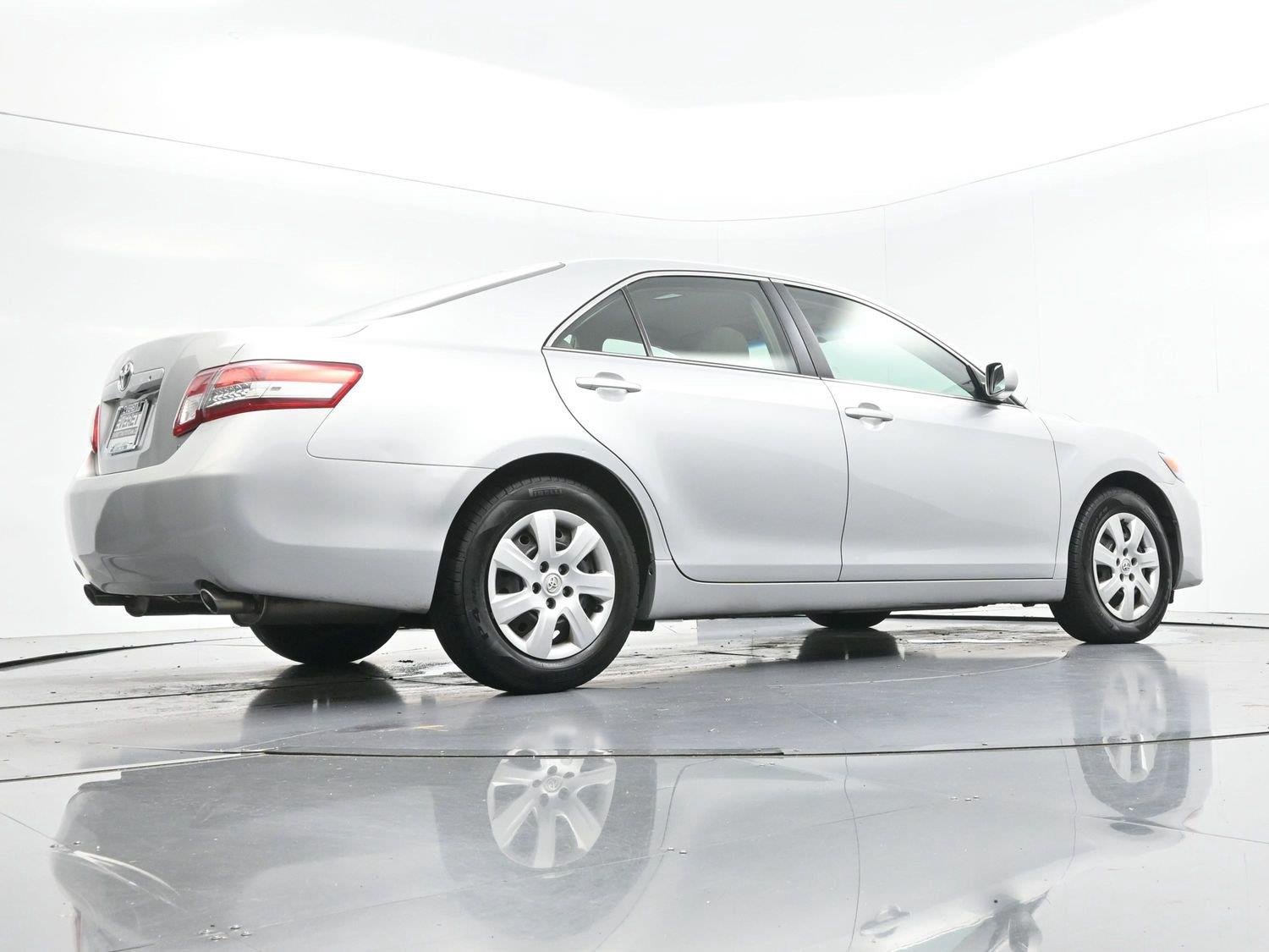 Used 2010 Classic Silver Metallic Toyota LE image 43