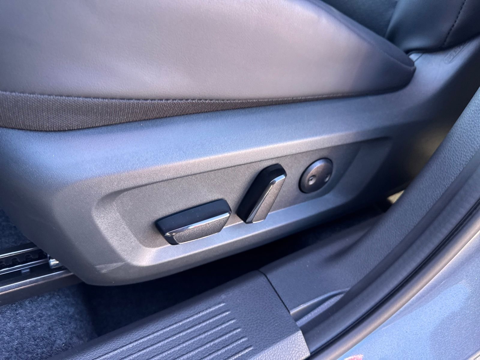 New 2026 Nissan Rogue Dark Armor 4D Sport Utility