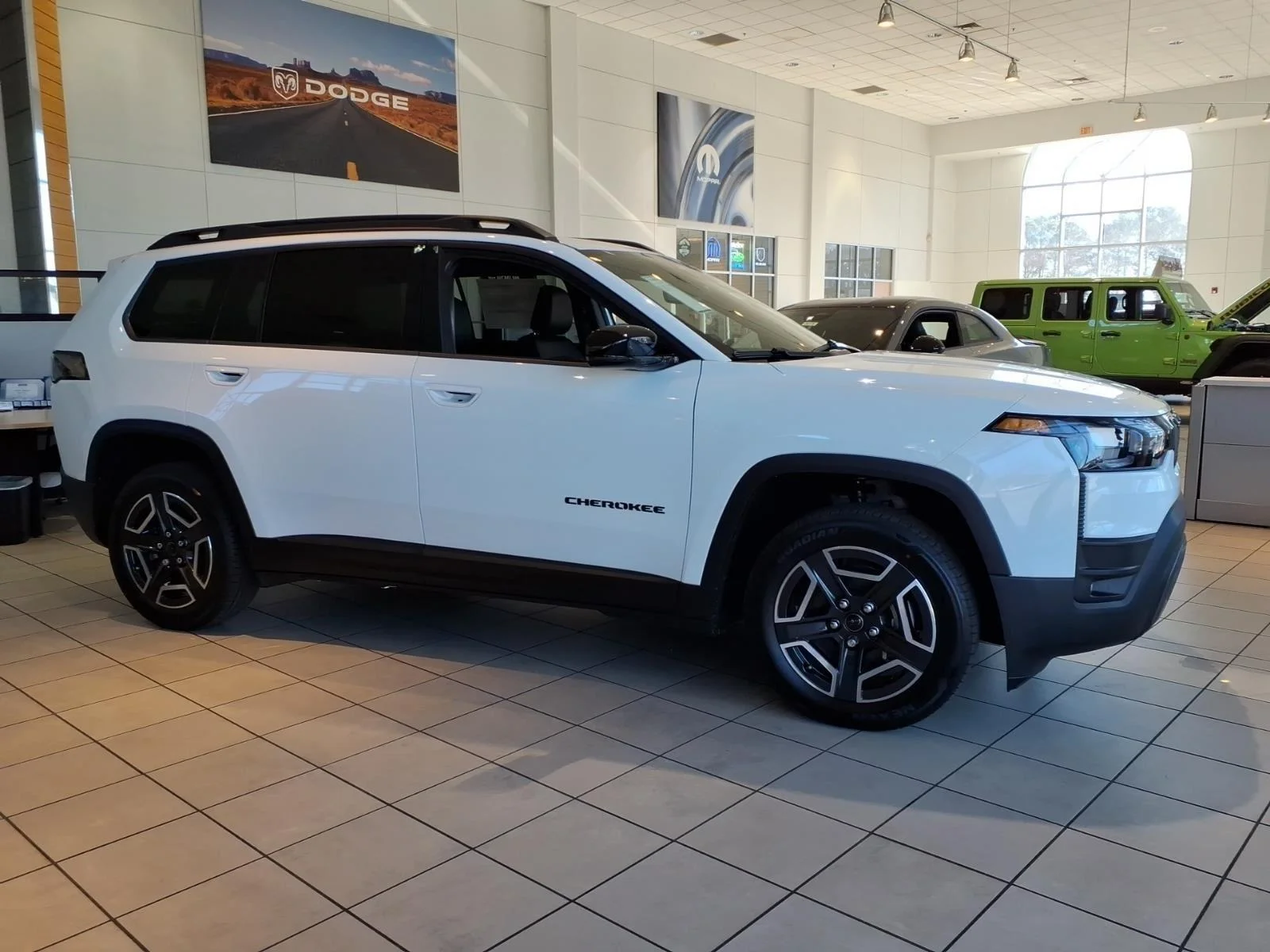 New 2026 Bright White Clear-Coat Exterior Paint Jeep Limited image 8