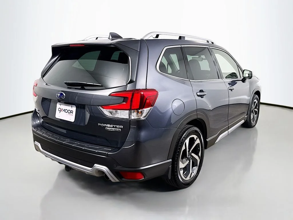 Used 2022 Magnetite Gray Metallic Subaru Touring image 7