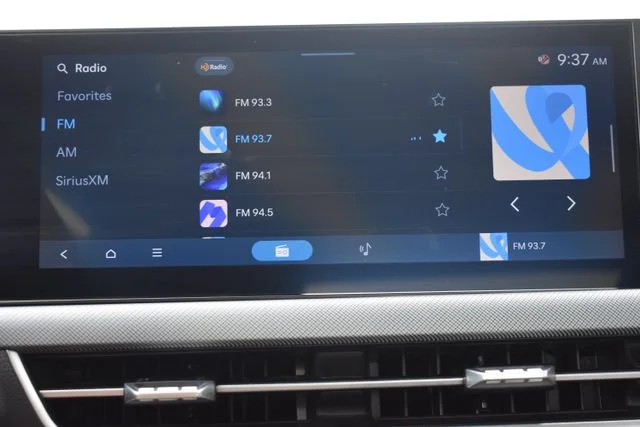 Used 2025 Silver Hyundai SEL image 25