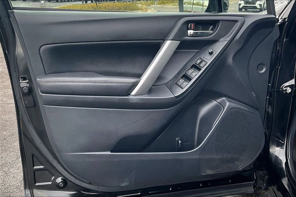Used 2017 Black Subaru 2.5i Limited image 25
