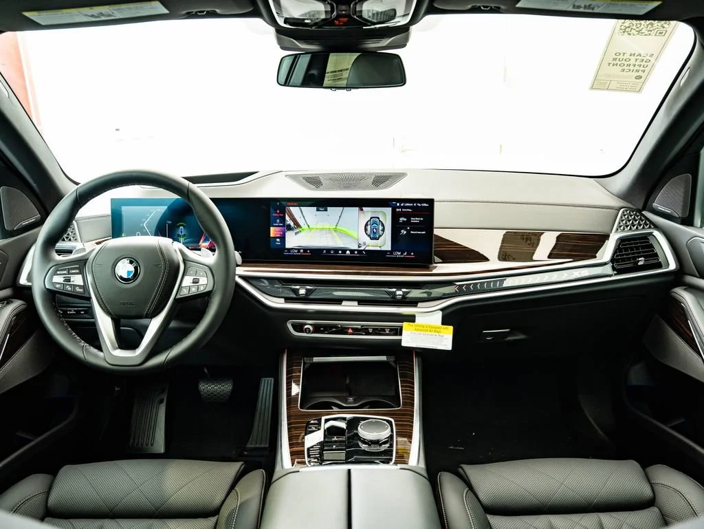 New 2026 Skyscraper Grey Metallic BMW xDrive40i image 4