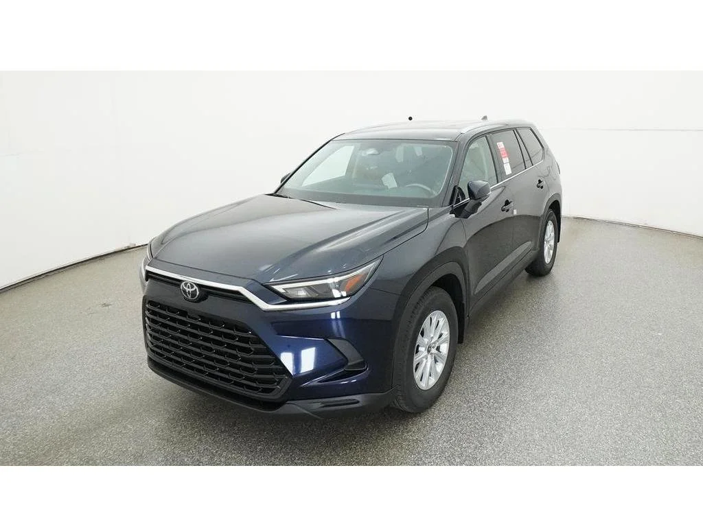 Used 2025  Toyota XLE image 22