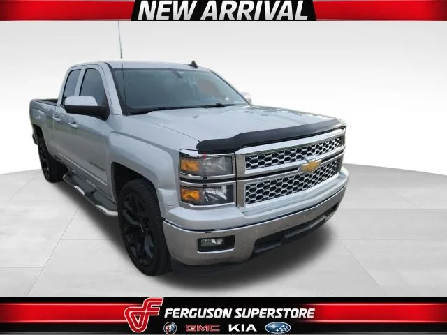 Used 2015 Silver Chevrolet LT image 1