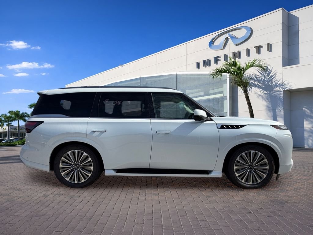 New 2027 RADIANT WHITE INFINITI Luxe 2WD image 8