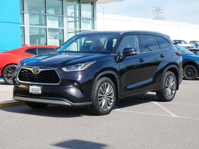 Used 2020 Toyota Highlander Platinum with VIN 5TDFZRBH4LS041739 for sale in Roseville, Minnesota