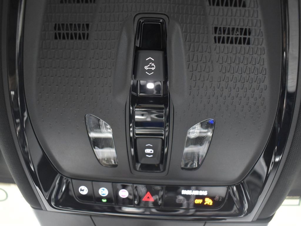 2024 CADILLAC LYRIQ - Image 20