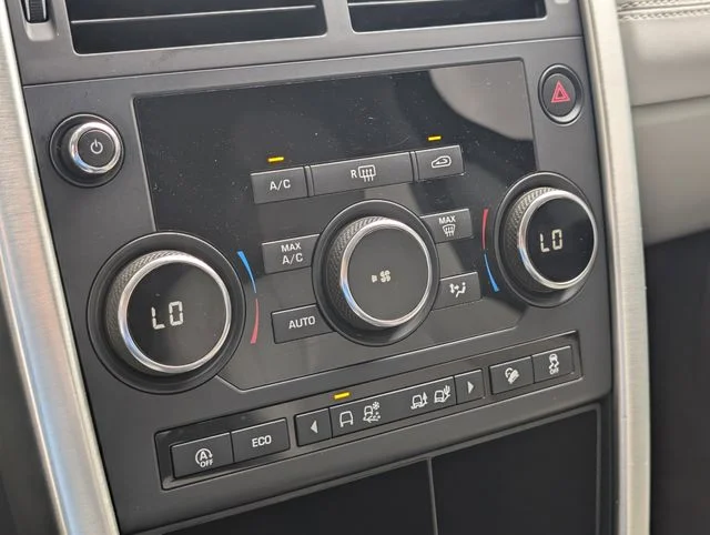 Used 2019 Fuji White Land Rover SE image 17