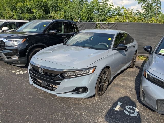 Used 2022 Sonic Gray Pearl Honda Sport image 3