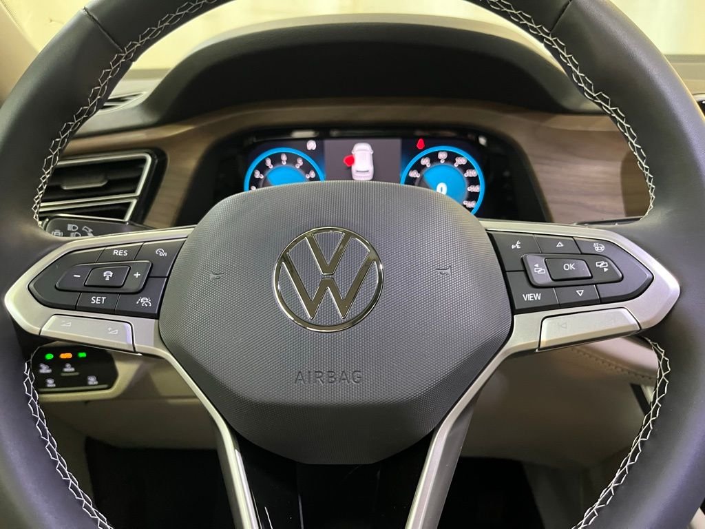 New 2026 White/off-white Volkswagen 2.0T SE w/Technology image 19