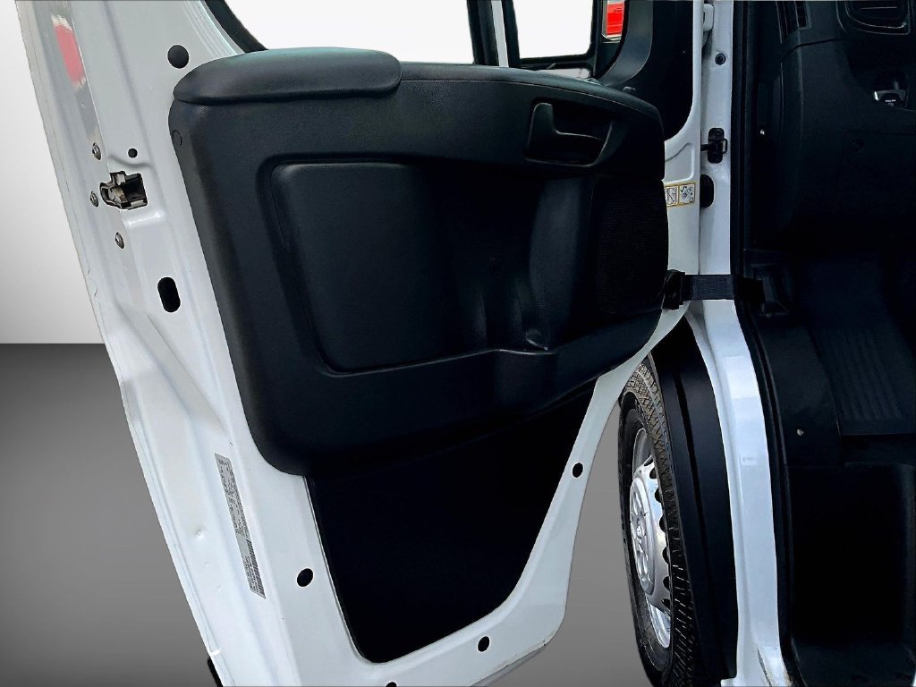 Used 2025 White Ram Base image 20