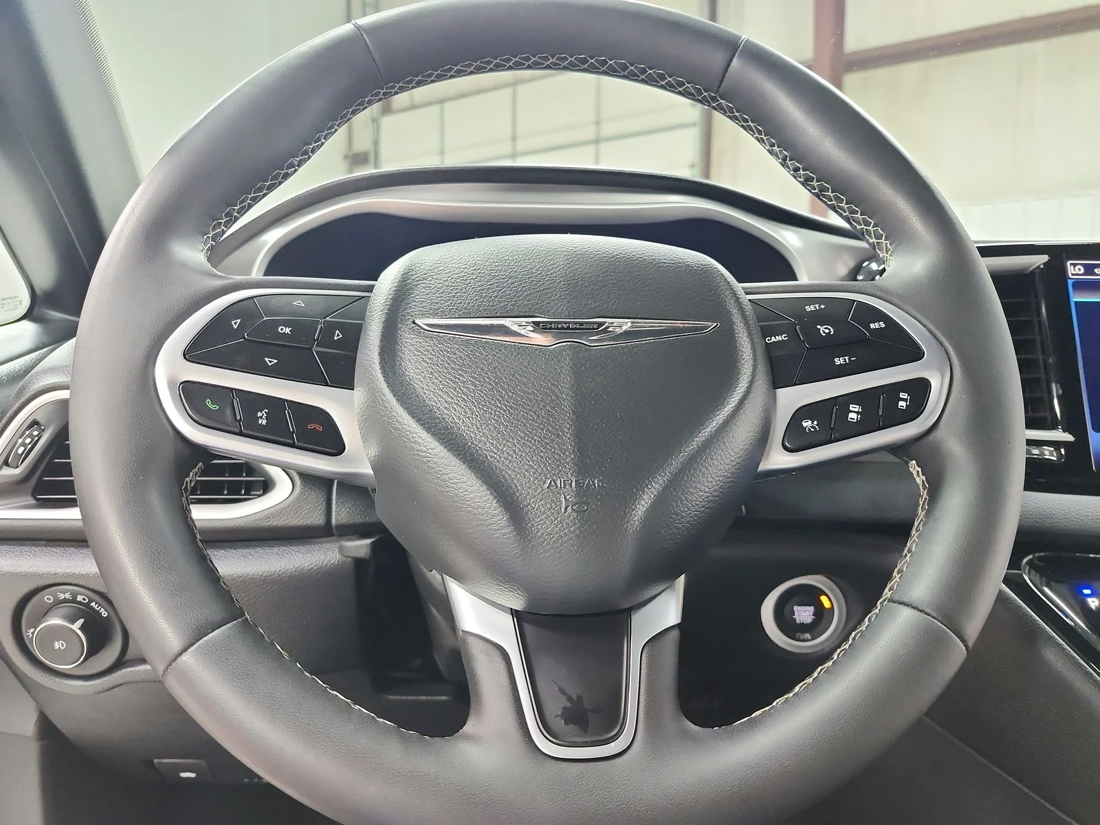 Used 2025 Black Chrysler Select image 25