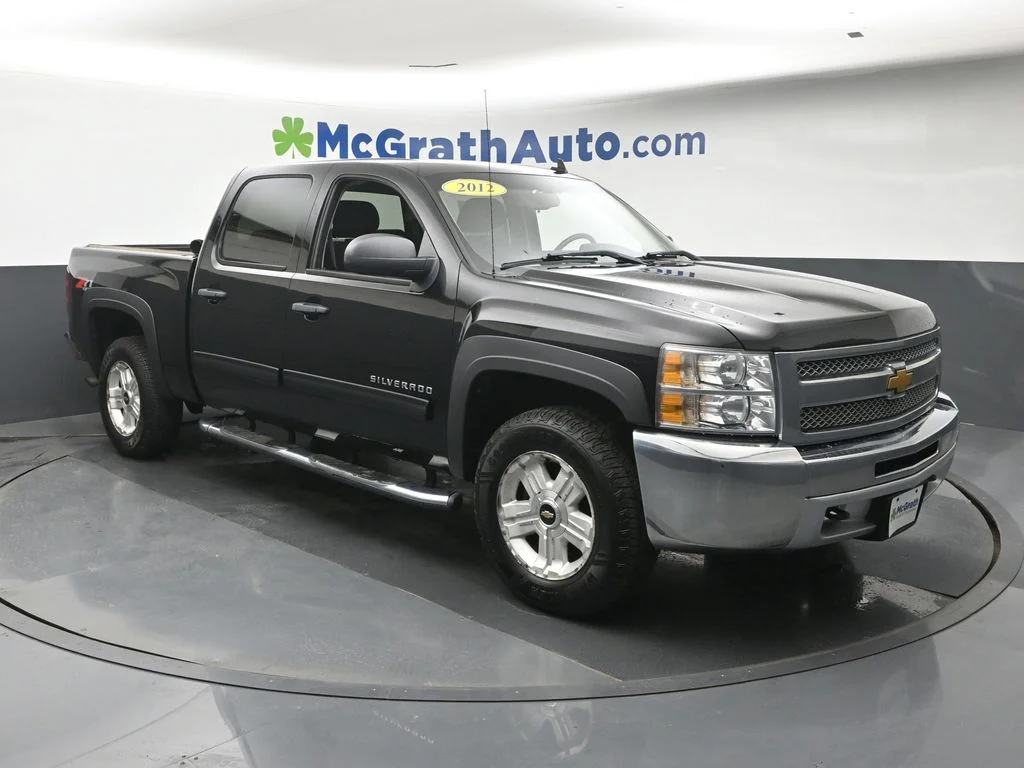 Used 2012 Black Chevrolet LT image 2