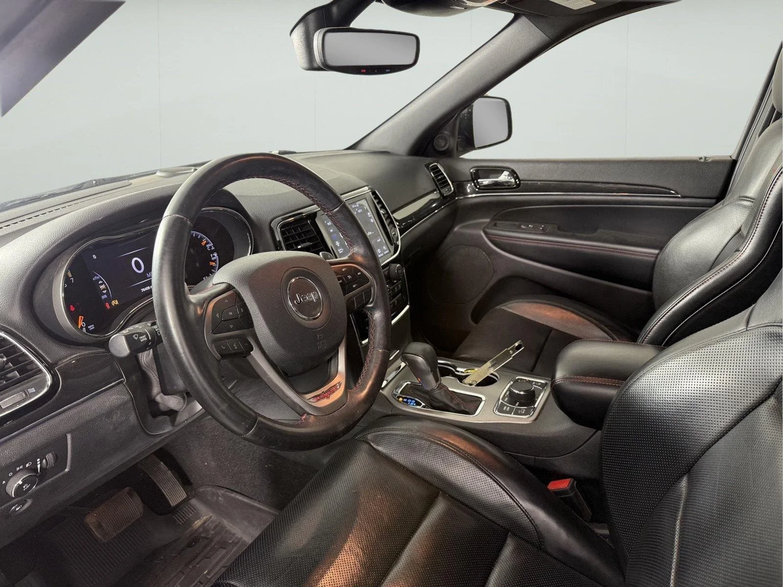Used 2019 Bright White Clearcoat Jeep Trailhawk image 4
