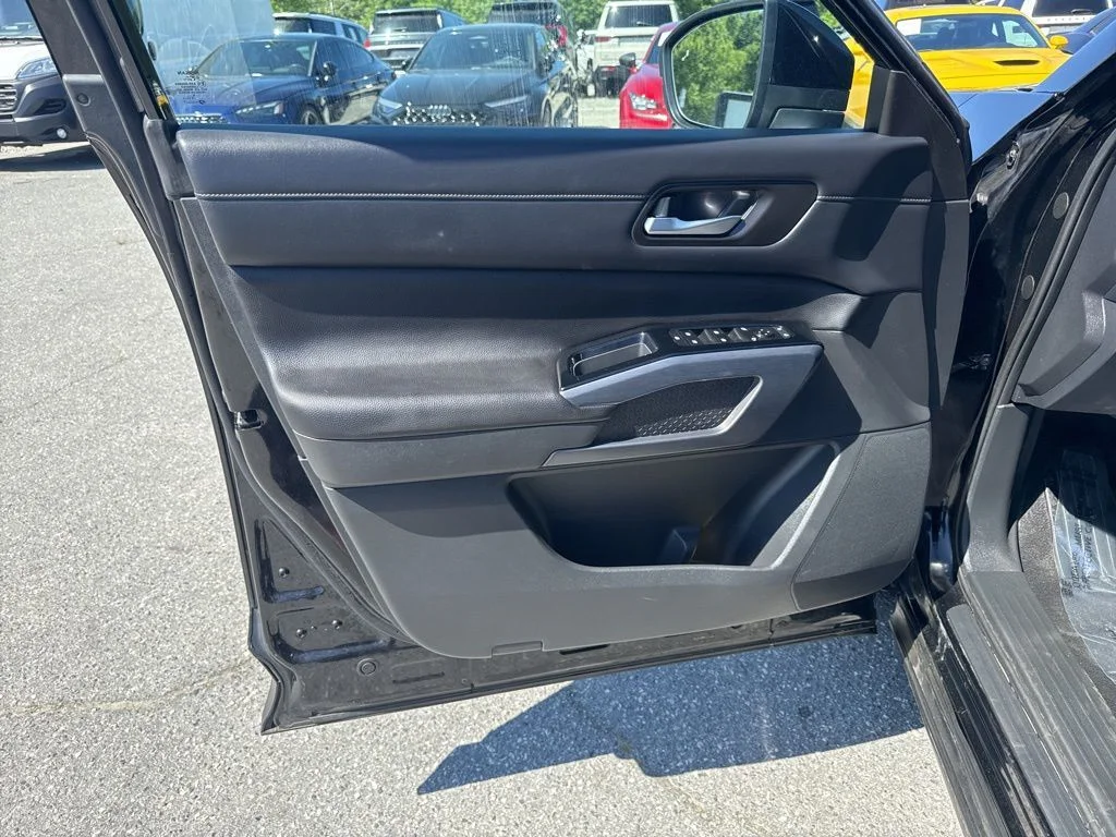 Used 2023 Black Nissan SL image 26