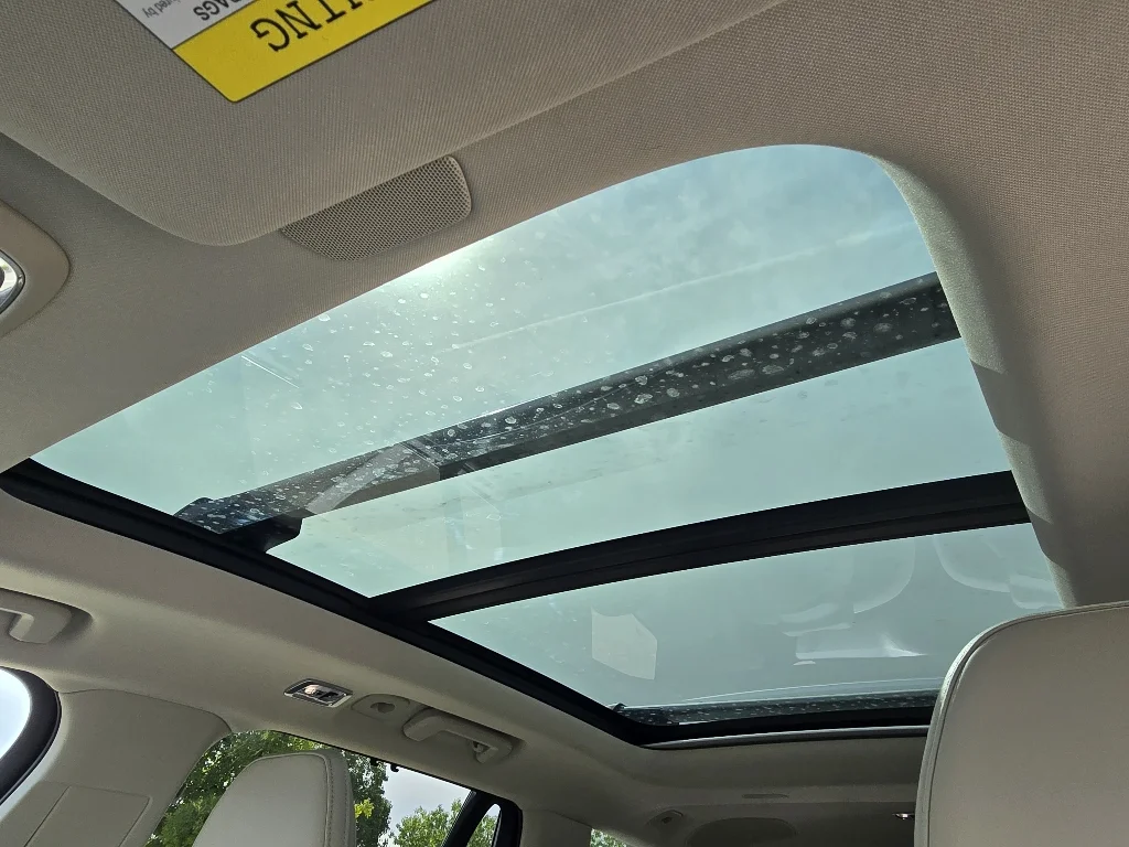 Used 2022 Pine Grey Metallic Volvo Inscription image 25
