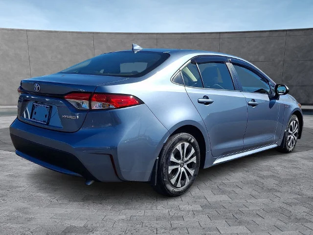 Used 2021  Toyota LE image 6