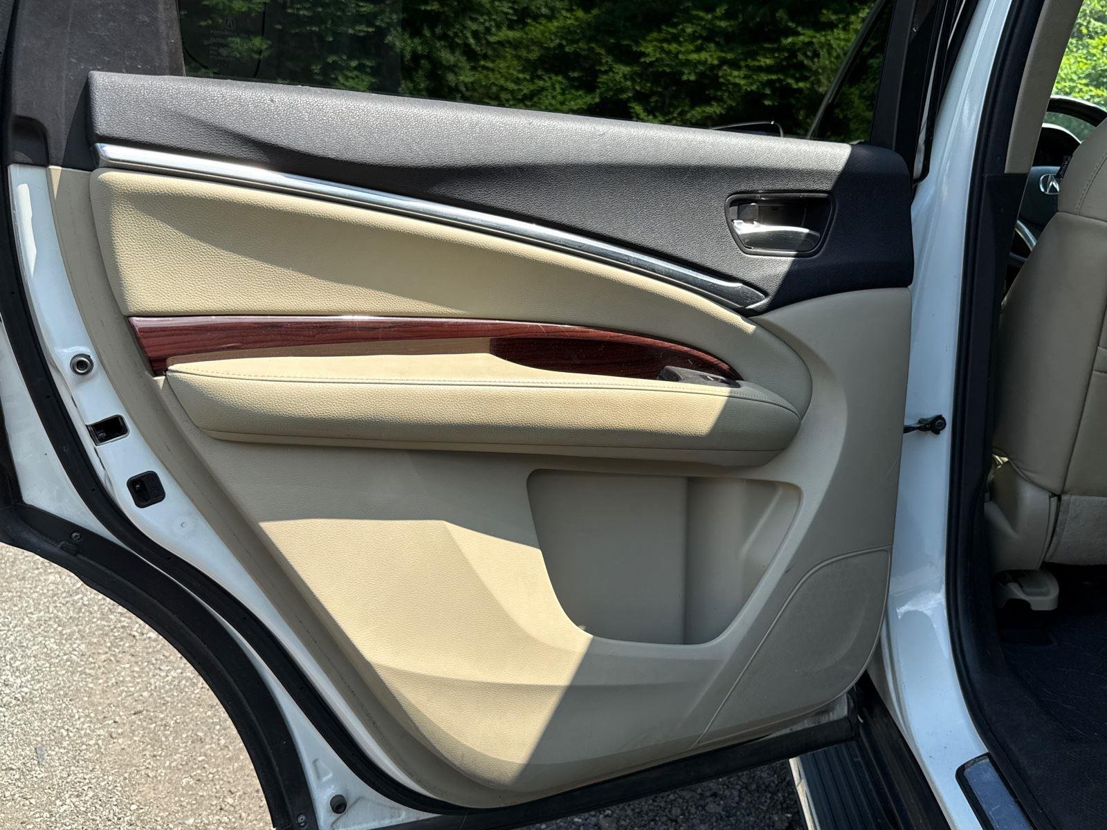 Used 2016 White Diamond Pearl Acura w/Tech image 21